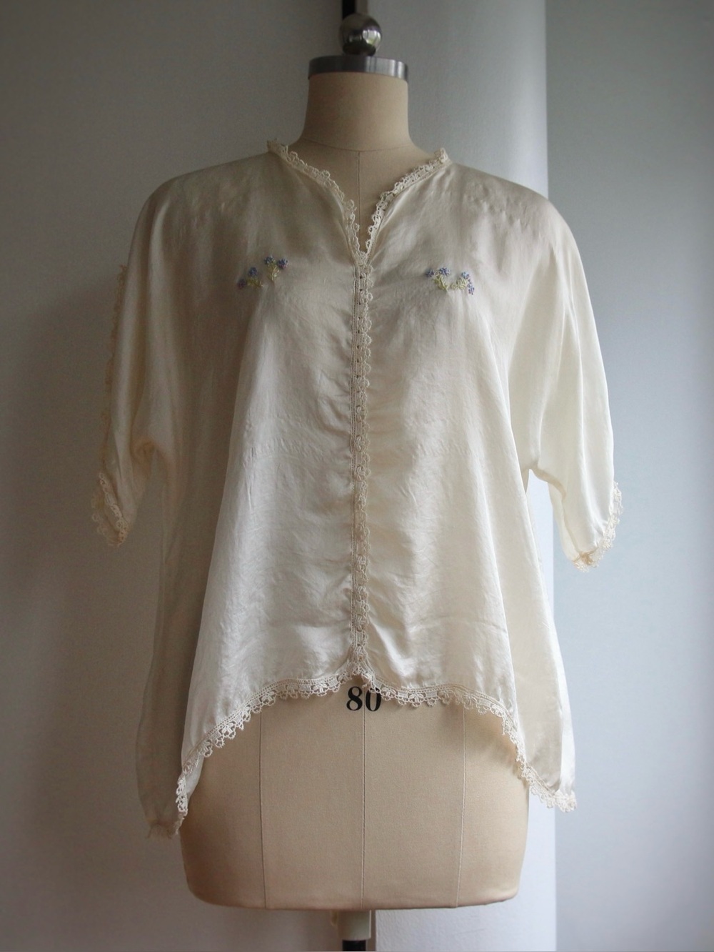 1920's Antique Silk Embroidered Lace Lounge Blouse